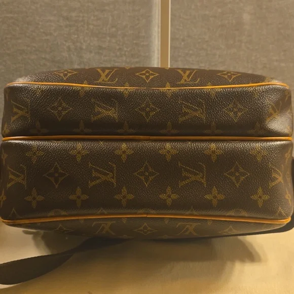 Louis Vuitton Monogrammed Reporter Bag PM - Picture 5 of 14